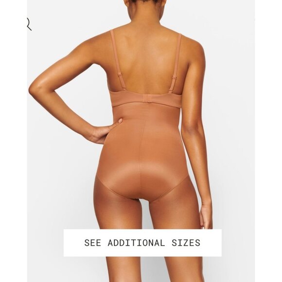 NWOT SKIMS High Waisted light Compression Brief Size 4X - Picture 3 of 7